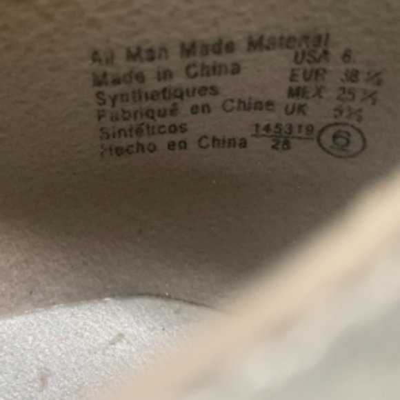 AMERICAN EAGLE SILVER GLITTER PUMPS SIZE 6 - Picture 8 of 8